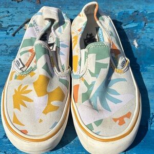 Vans Kids Slip-On Canvas Sneakers in Yellow, Blue, Green & Orange Tropical Print